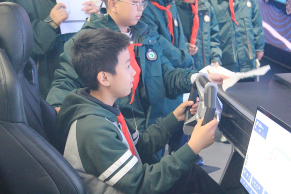 科技之光 (13) 科技之光 (13)